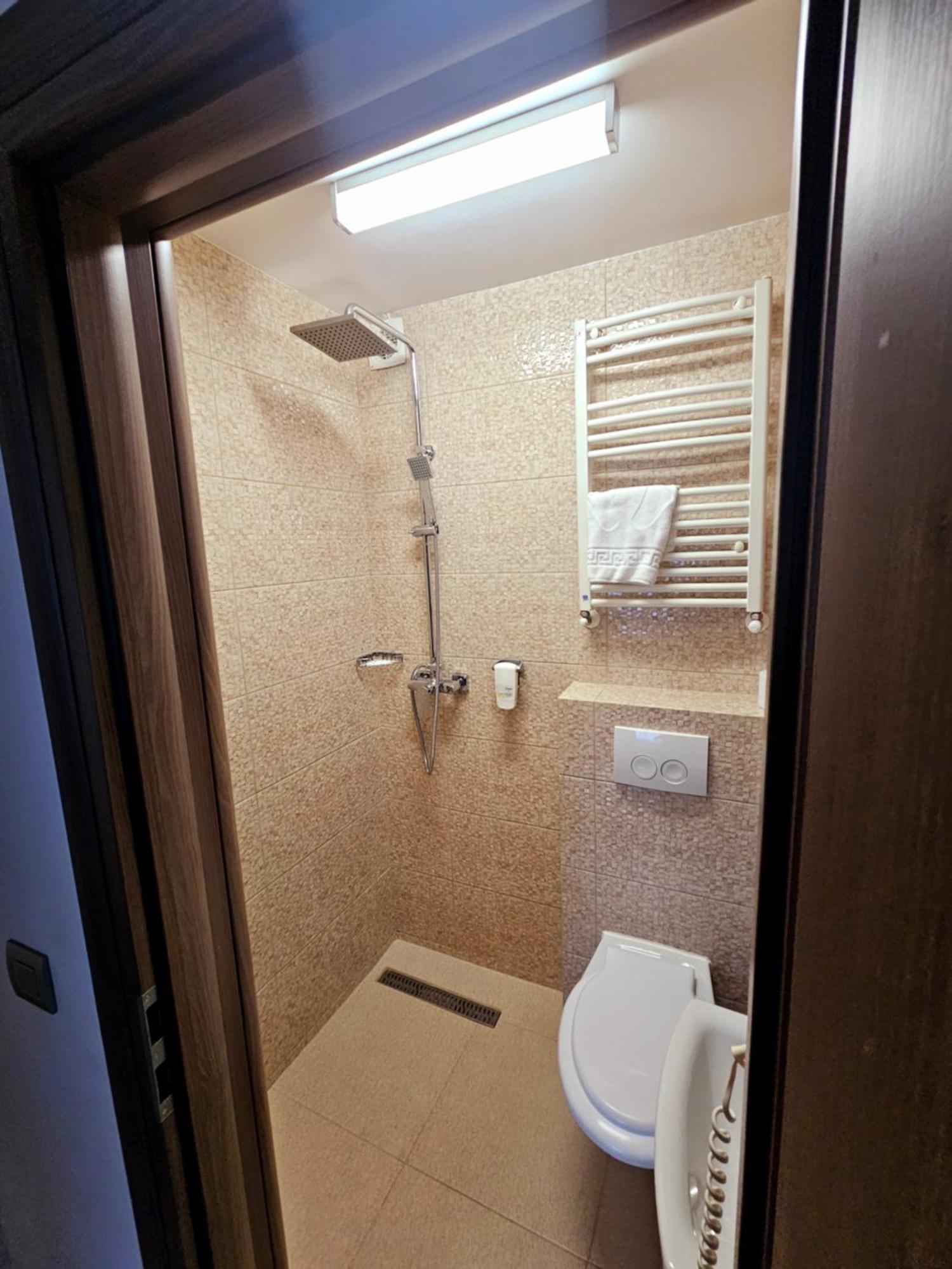 Cazare Apartamente Iris ไบเลเฟลิกซ์ ภายนอก รูปภาพ