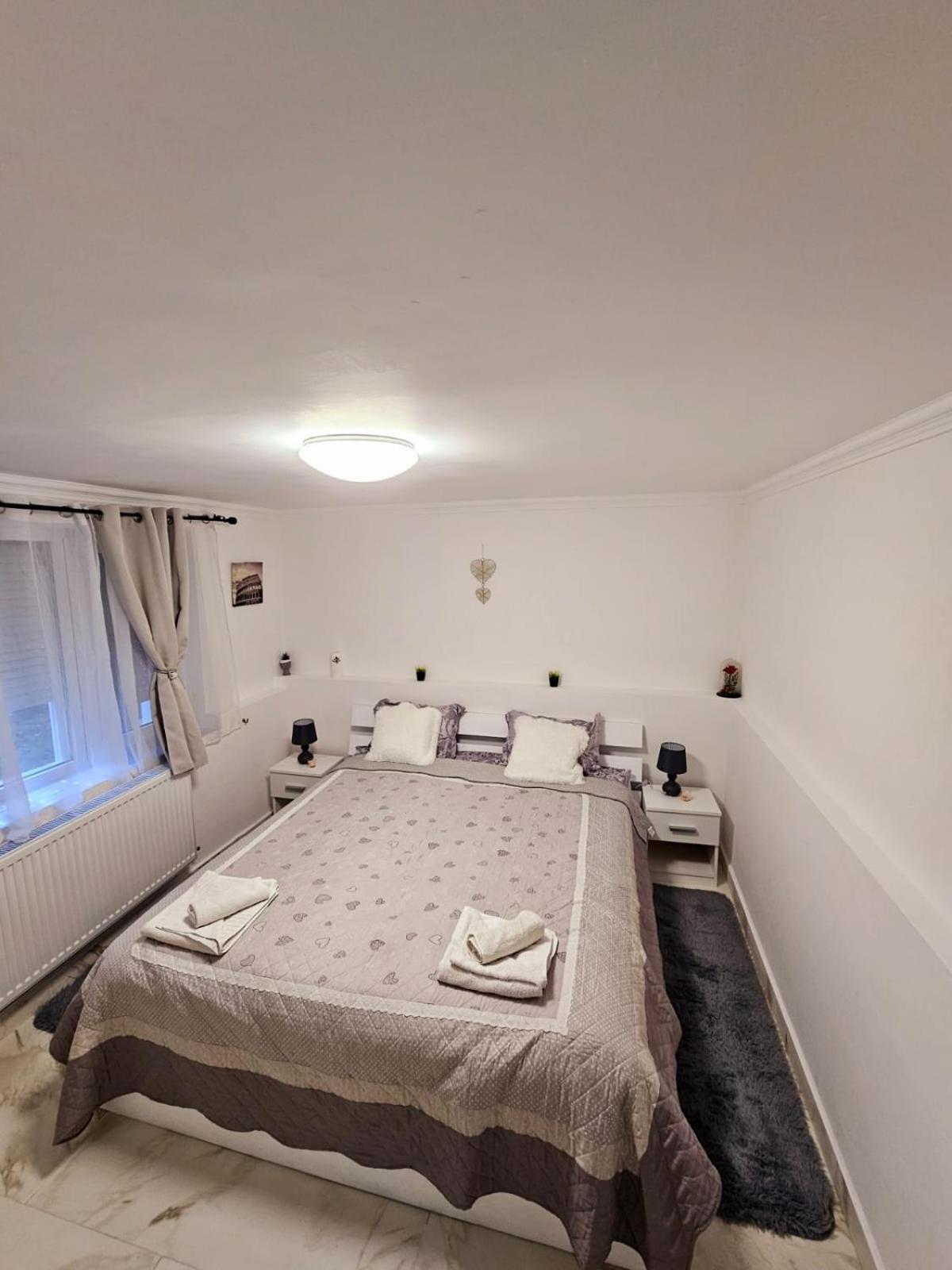 Cazare Apartamente Iris ไบเลเฟลิกซ์ ภายนอก รูปภาพ