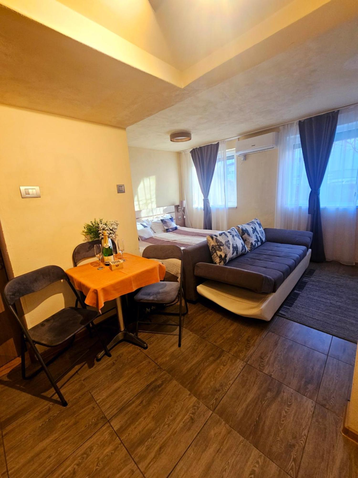 Cazare Apartamente Iris ไบเลเฟลิกซ์ ภายนอก รูปภาพ